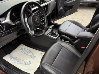 2021 Kia Rio IV Рестайлинг, коричневый, 1900000 рублей, вид 3