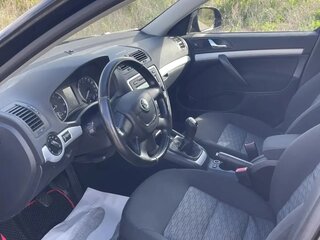2011 Skoda Octavia II (A5) Рестайлинг, чёрный, 590000 рублей, вид 3