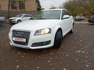 2010 Audi A3 II (8P) Рестайлинг 2, белый, 1200000 рублей, вид 3