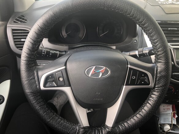 2013 Hyundai Solaris I, серебристый, 600000 рублей - вид 8
