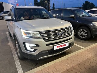 2017 Ford Explorer V Рестайлинг, серебристый, 2600000 рублей, вид 1