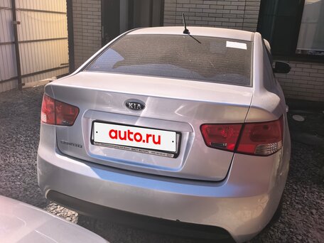 2010 Kia Cerato 4-speed II, серебристый, 640000 рублей, вид 2