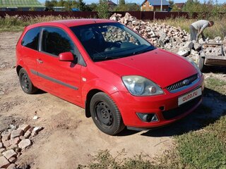 2008 Ford Fiesta Mk5, красный, 450000 рублей, вид 2