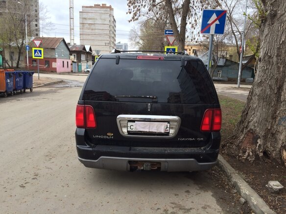 2002 Lincoln Navigator 6-speed II, чёрный - вид 3