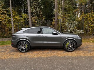 2023 Porsche Cayenne S E-Hybrid Coupé III Рестайлинг, серый, 15300000 рублей, вид 5
