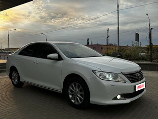 2014 Toyota Camry VII (XV50), белый, 1500000 рублей, вид 2