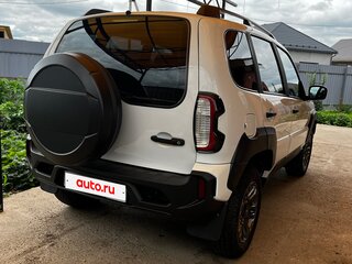2023 Lada (ВАЗ) Niva Travel I, белый, 1000000 рублей, вид 2