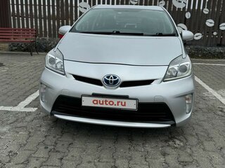 2012 Toyota Prius III Рестайлинг (XW30), серебристый, 1250000 рублей, вид 2