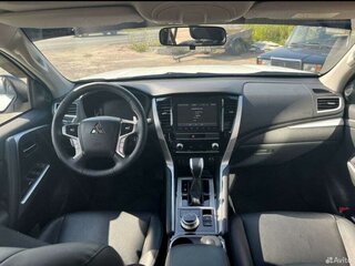 2022 Mitsubishi Montero Sport III Рестайлинг, белый, 4750000 рублей, вид 5