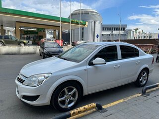 2010 Opel Astra H Рестайлинг, белый, 699000 рублей, вид 3