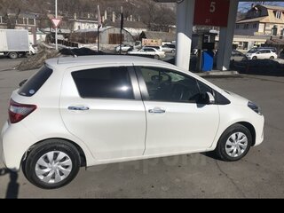 2019 Toyota Vitz III (XP130) Рестайлинг 2, белый, 1000000 рублей, вид 3
