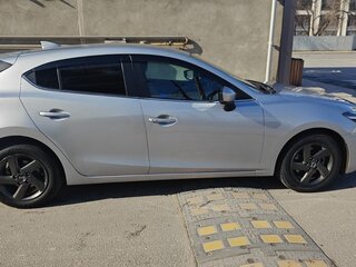 2016 Mazda Axela III Рестайлинг, серебристый, 950000 рублей, вид 2