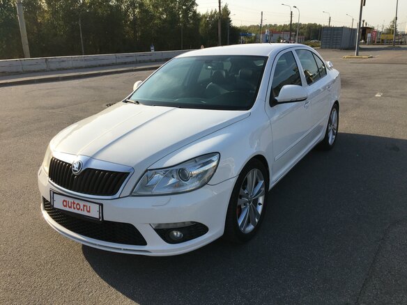 2010 Skoda Octavia RS II Рестайлинг, белый, 1500000 рублей