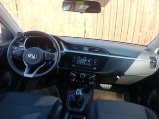 2021 Kia Rio IV Рестайлинг, белый, 1550000 рублей, вид 2