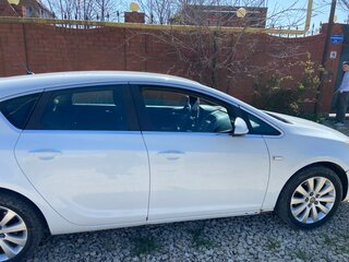 2011 Opel Astra J, белый, 750000 рублей, вид 2