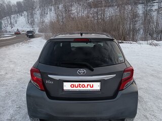 2016 Toyota Vitz III (XP130) Рестайлинг, серый, 800000 рублей, вид 3