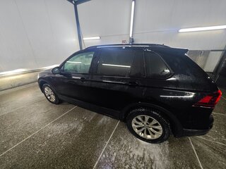 2020 Volkswagen Tiguan II, чёрный, 2250000 рублей, вид 4