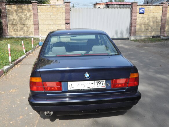 1992 BMW 5 серии 520i III (E34), синий - вид 3