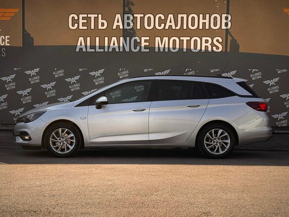 2019 Opel Astra K Рестайлинг, серебристый, 1560000 рублей - вид 3