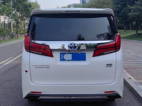 2021 Toyota Alphard III Рестайлинг, белый, 7700000 рублей - вид 4