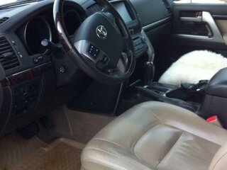 2010 Toyota Land Cruiser 200 Series, белый, 3500000 рублей, вид 3