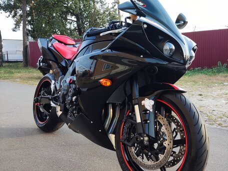 2011 Yamaha YZF-R1, чёрный, 1100000 рублей, вид 4