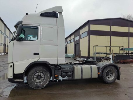 2011 Volvo FH, белый, 6700000 рублей, вид 3