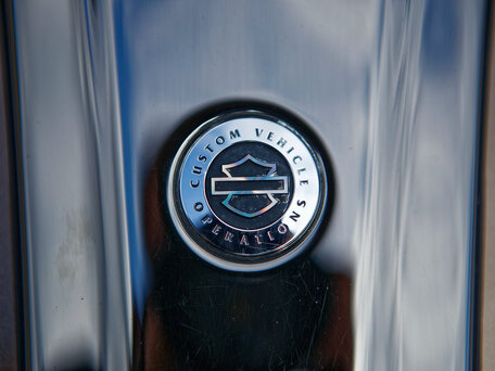 2010 Harley-Davidson CVO, золотистый, 2110188 рублей, вид 3