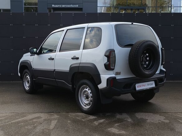 2021 Lada (ВАЗ) Niva, белый, 869000 рублей - вид 6