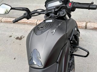 2020 Bajaj Dominar 400, чёрный, 400000 рублей, вид 2