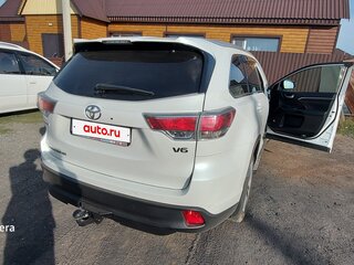 2014 Toyota Highlander III (XU50), белый, 3400000 рублей, вид 3