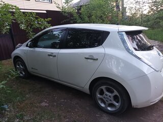 2013 Nissan Leaf (EM57) I (ZE0/AZE0), белый, 730000 рублей, вид 3