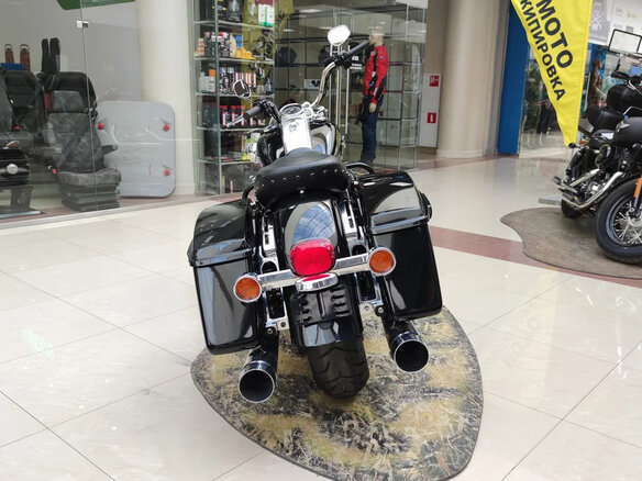 2017 Harley-Davidson Road King, чёрный - вид 4