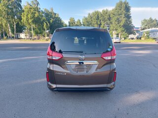2017 Honda Freed+ II, коричневый, 1700000 рублей, вид 4