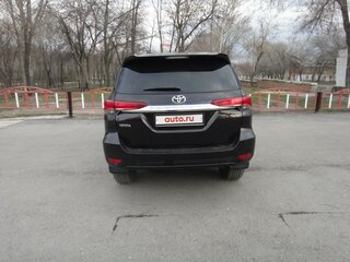 2018 Toyota Fortuner II, коричневый, 3100000 рублей, вид 3