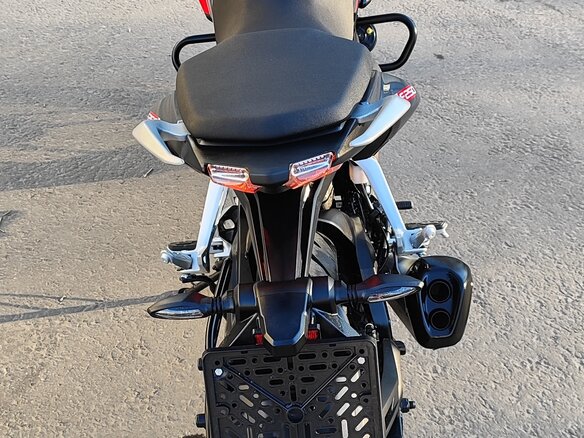 2022 Bajaj Pulsar N250, чёрный - вид 19