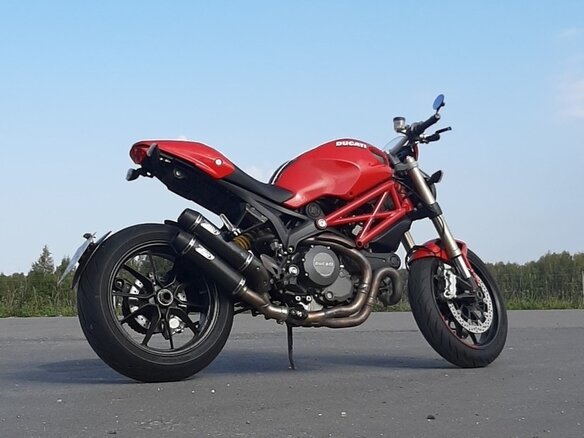 2011 Ducati Monster 1100, красный - вид 1