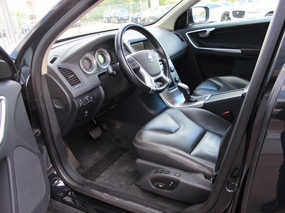 2013 Volvo XC60 I, чёрный - вид 6