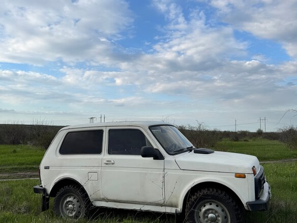 1999 Lada (ВАЗ) 2121 (4x4) I Рестайлинг, белый, 210000 рублей - вид 6