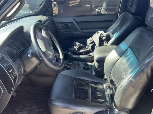 2004 Mitsubishi Pajero III Рестайлинг, серый, 1000000 рублей - вид 5