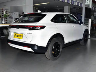 2025 Honda Vezel II Рестайлинг, белый, 2000000 рублей, вид 4
