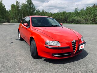 2002 Alfa Romeo 147 I, красный, 660000 рублей, вид 3