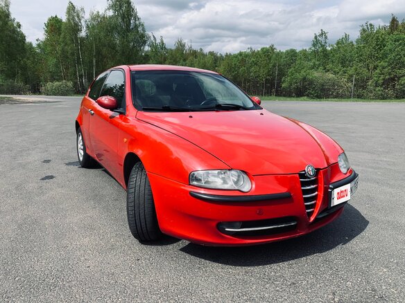 2002 Alfa Romeo 147 I, красный, 660000 рублей - вид 3