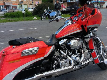 2009 Harley-Davidson Road Glide, оранжевый, 1200000 рублей, вид 4