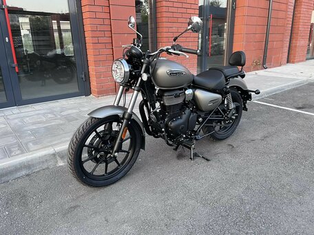 2026 Royal Enfield Meteor, серый, 519000 рублей, вид 5