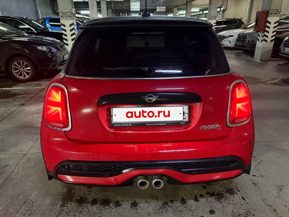 2021 Mini Hatch Cooper S III (F55/F56) Рестайлинг 2, красный, 4700000 рублей - вид 5