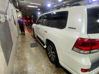 2018 Toyota Land Cruiser 200 Series Рестайлинг 2, белый, 9150000 рублей, вид 3
