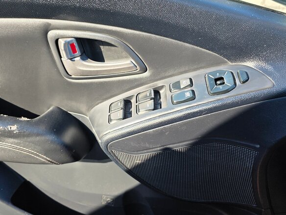 2010 Hyundai ix35 I, белый, 930000 рублей - вид 9