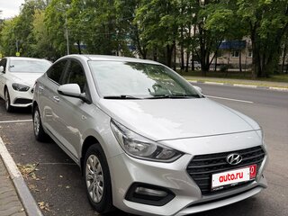 2017 Hyundai Solaris II, серебристый, 1320000 рублей, вид 2
