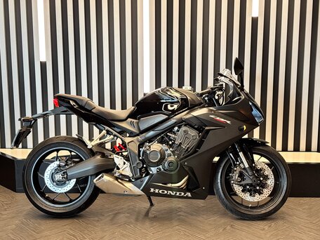 2023 Honda CBR 650R, чёрный, 1030689 рублей, вид 2